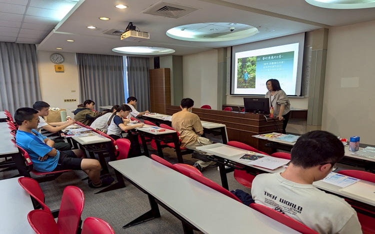 114-1 藝術色彩旅程